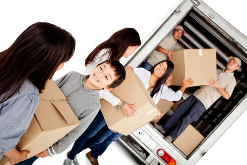 Moving truck service for Southkensington homes and apartments