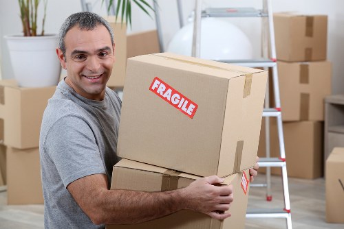 Removal truck hire service for Southkensington residential moves