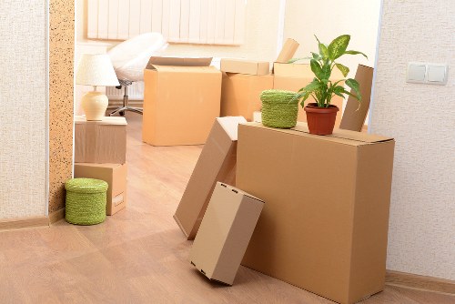 Removal vehicle options for moving homes in South Kensington